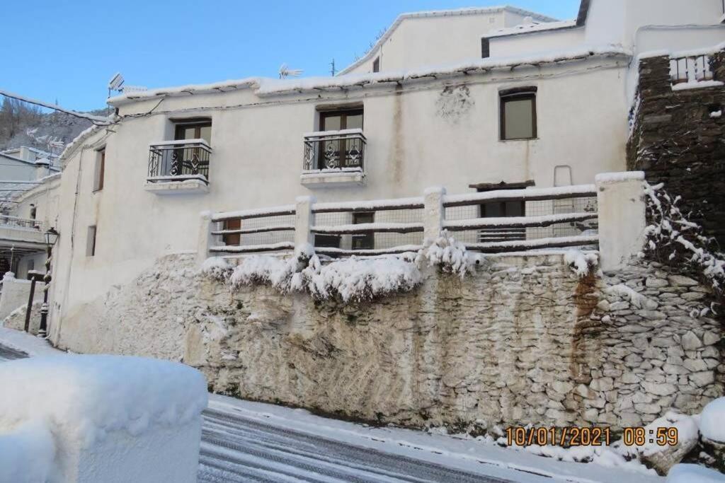 Villa Casa La Soleá. Vistas al pueblo y la Sierra Bubión Exterior foto